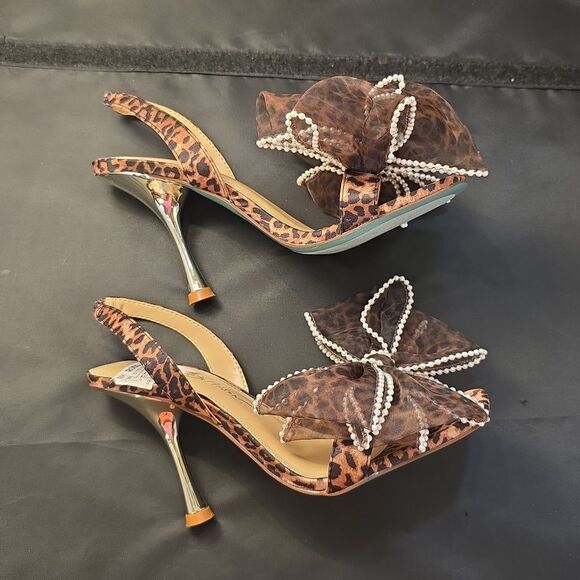 BRAND NEW  BLUE BY  BETSEY JOHNSON FAWN LEOPARD PEARL BOW HIGH HEEL SANDAL - Picture 12 of 16